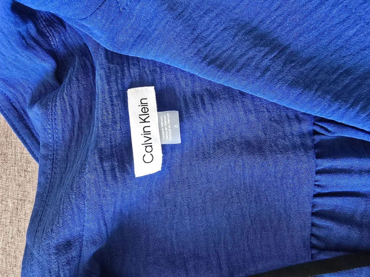 CALVIN KLEIN VESTIDO Tamanho 38 - Foto 2