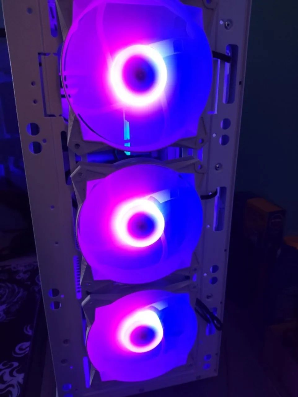 Kit 4 Fans coolers Aigo RGB para Gabinete - Foto 3