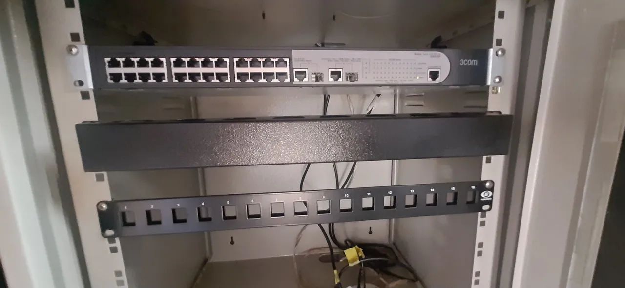 Rack de Rede Completo com Switch e Patch Panel - Foto 3