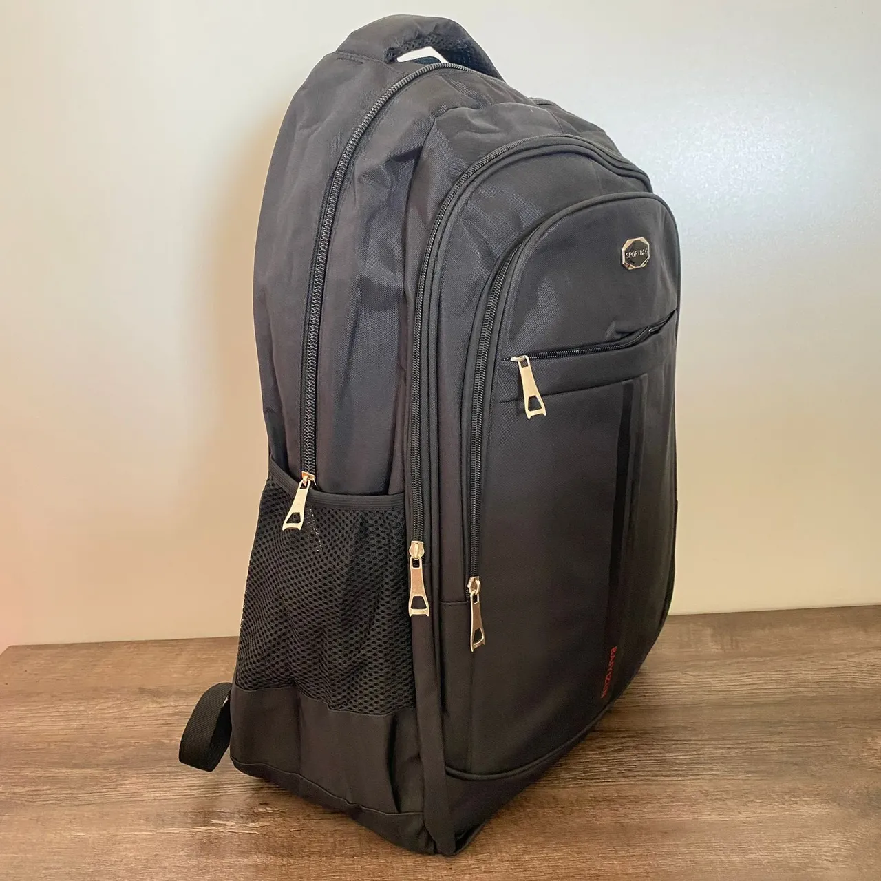 Mochila grande com espaço para notebook - Nova