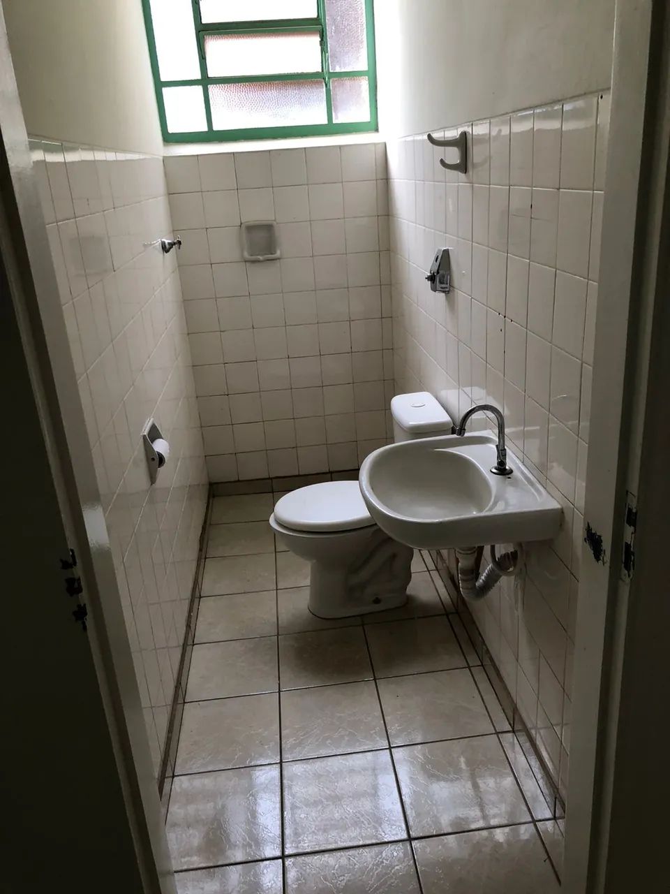 Centro comercial para aluguel possui 150 metros quadrados com 5 quartos em Centro - Franca - Foto 4