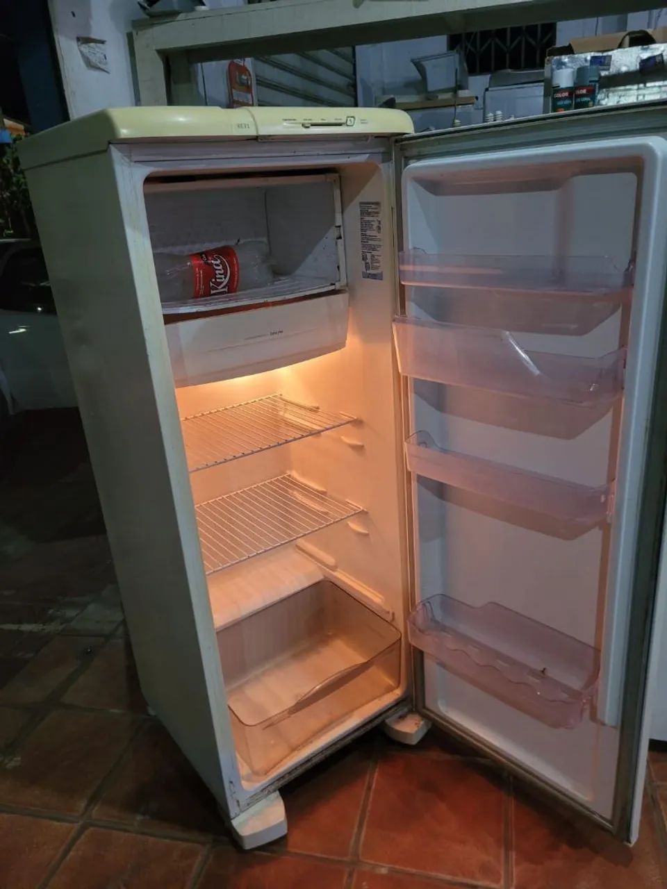 Geladeira porte pequeno Electrolux - ENTREGA GRÁTIS  - Foto 3