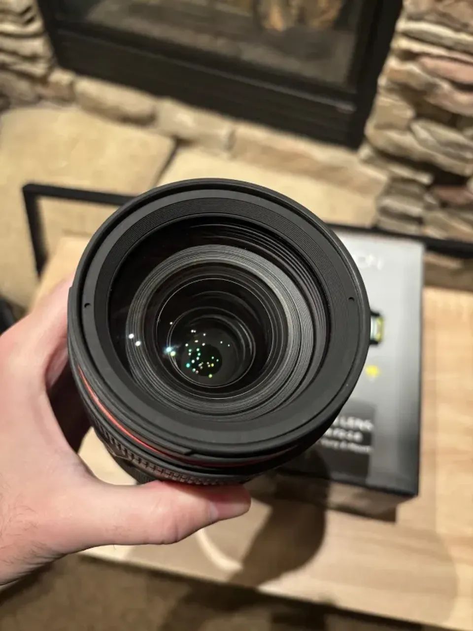 Lente Rokinon Sony 35-150mm f/2.8 - Foto 2