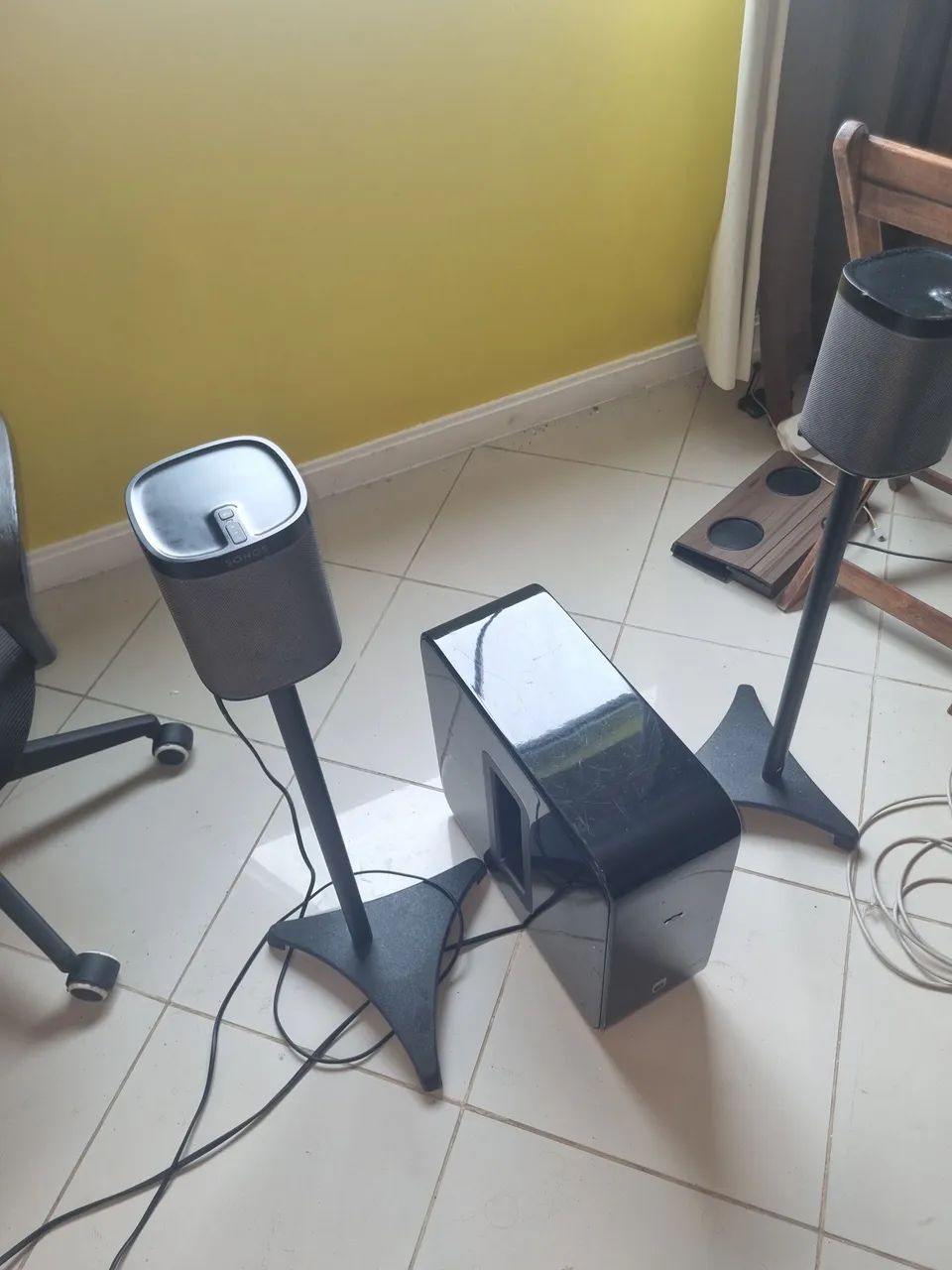Sistema de Som Sonos: Sub, 2x One SL e Stands - Foto 2