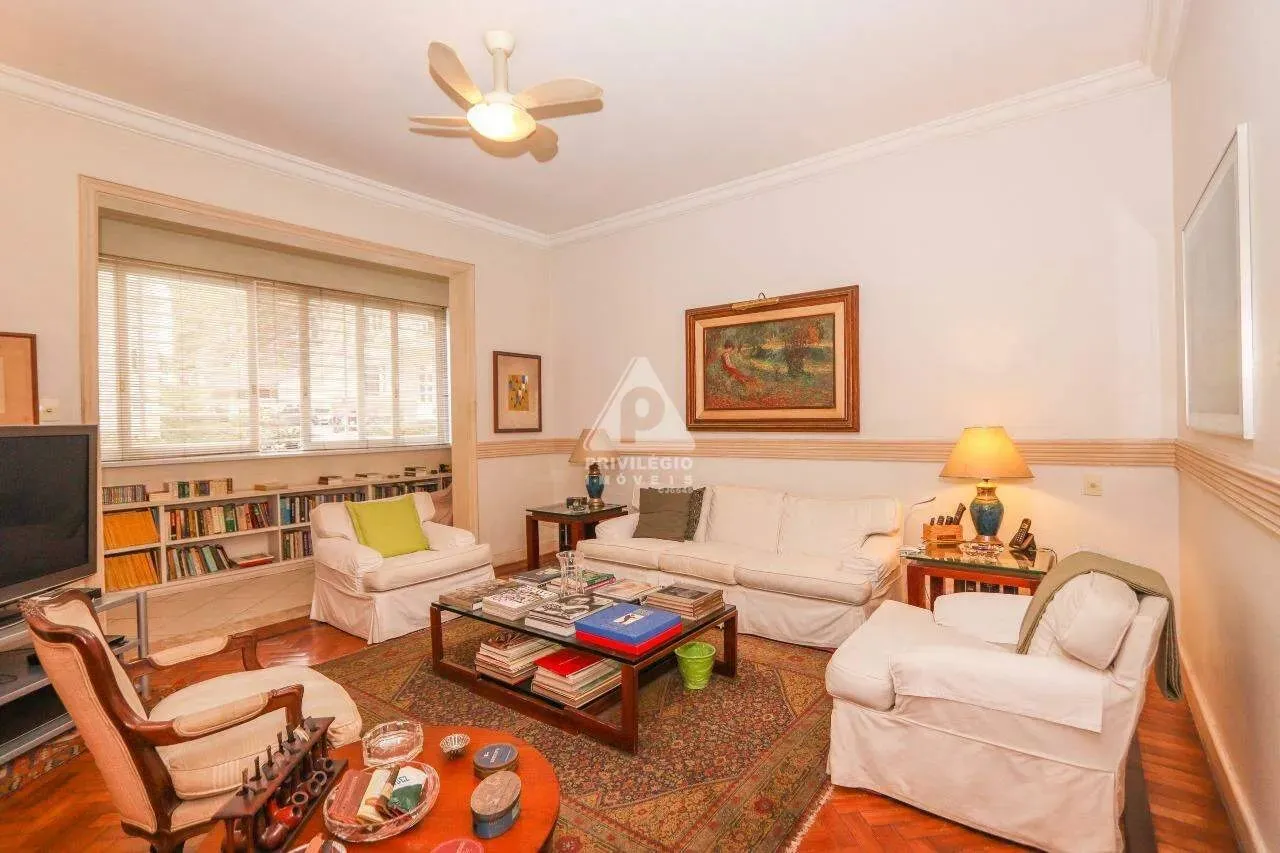 Apartamento à venda, 2 quartos, 143m2, 1 vaga, com infra, na Rui Barbosa - Flamengo.
