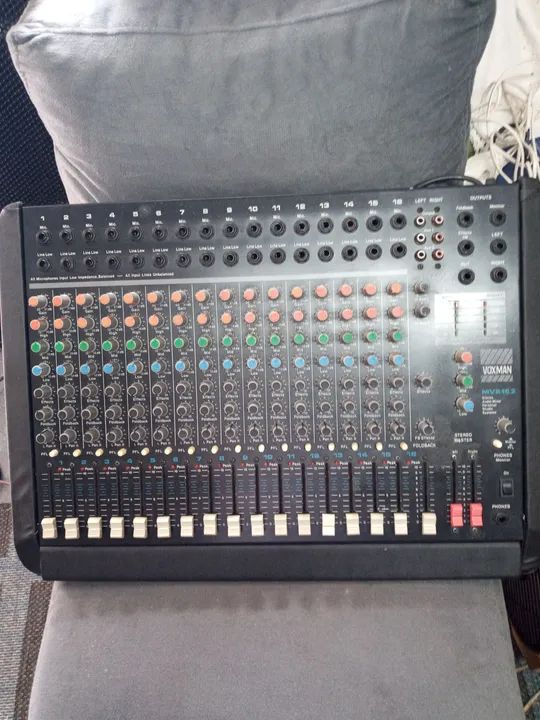 Mesa de Som Voxman 16 Canais