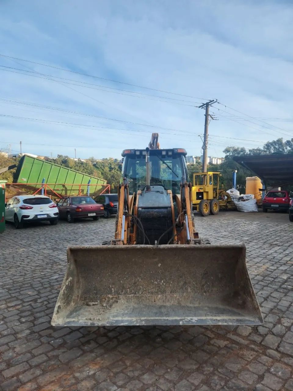 Retroescavadeira Case 580N gabinada - ano 2013 - 4x4  - Foto 11
