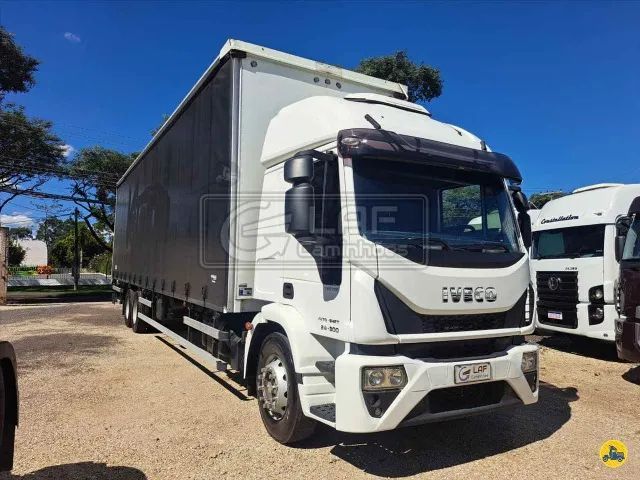 Iveco tector 240-300 6x2 teto alto cabinado sider de 11,50 metros