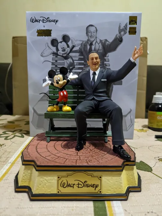 Iron Studios Walt Disney e Mickey 1/10 exclusivo Disney D23