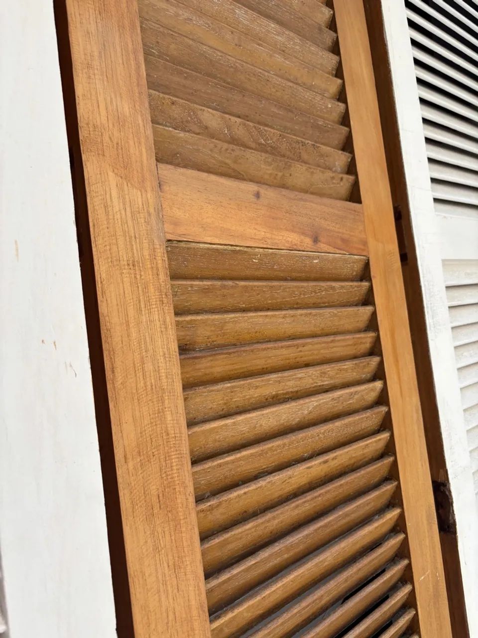 Portas de Madeira com venezianas - Foto 2