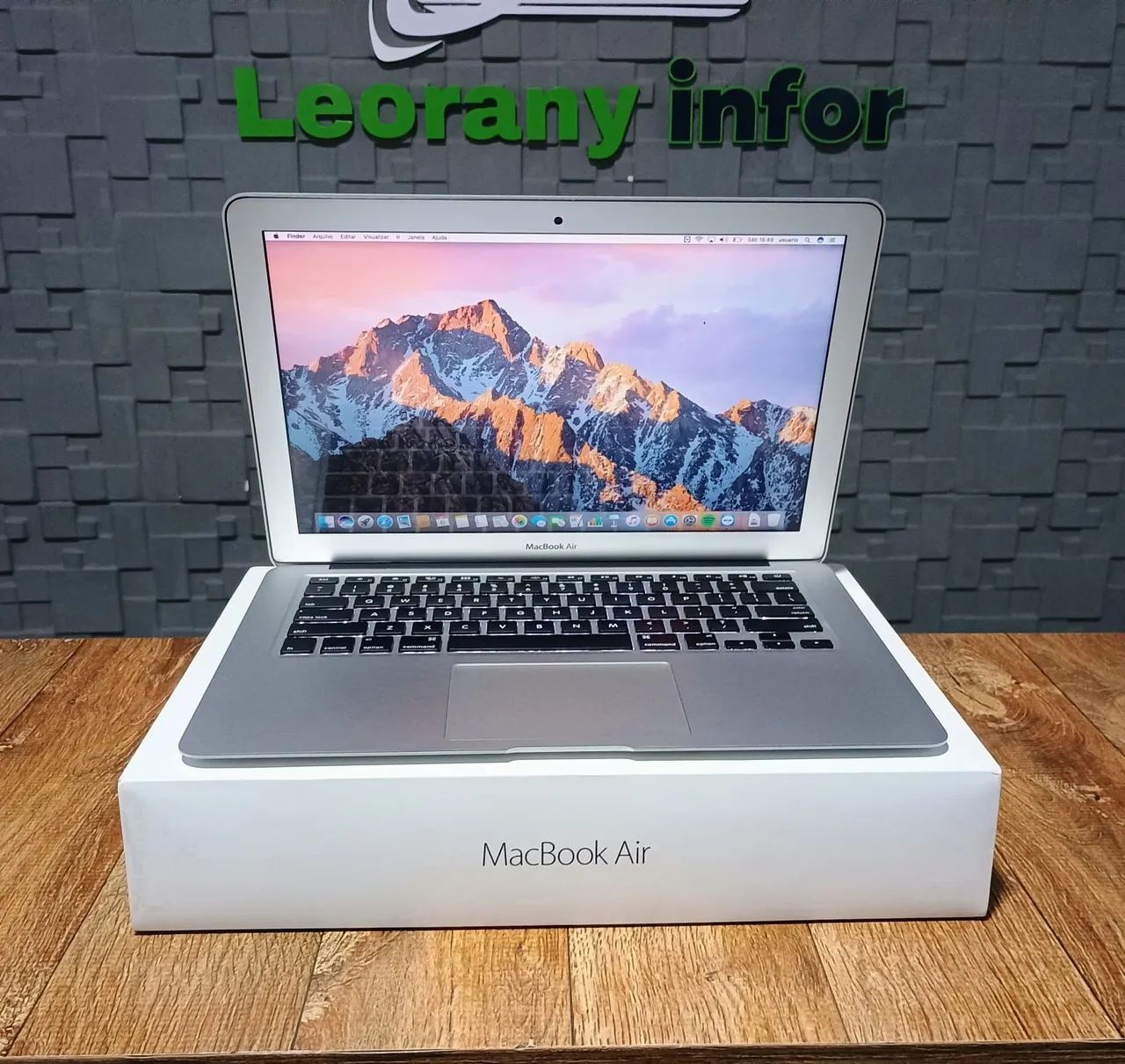 MacBook Air / Core i5 / 8GB RAM / Super Novo / Na caixa Com