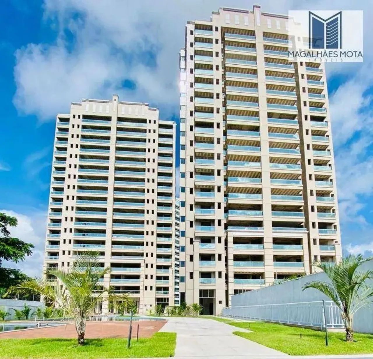 Apartamento com 4 dormitórios à venda, 188 m² por R$ 2.450.000 - Guararapes - Fortaleza/CE