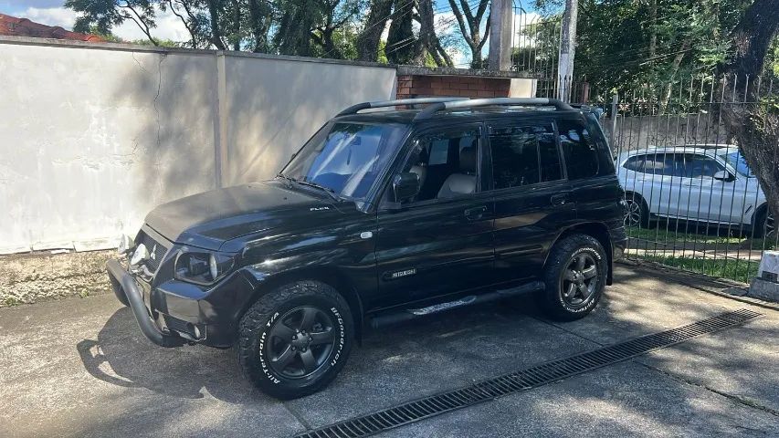 Linda Pajero TR4 2.0 - 4x4 FLEX revisada, suspensão dianteira, embreagem, e baterias novas