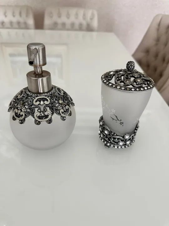 Kit de Saboneteira e Porta Algodão/Cotonete Decorativo