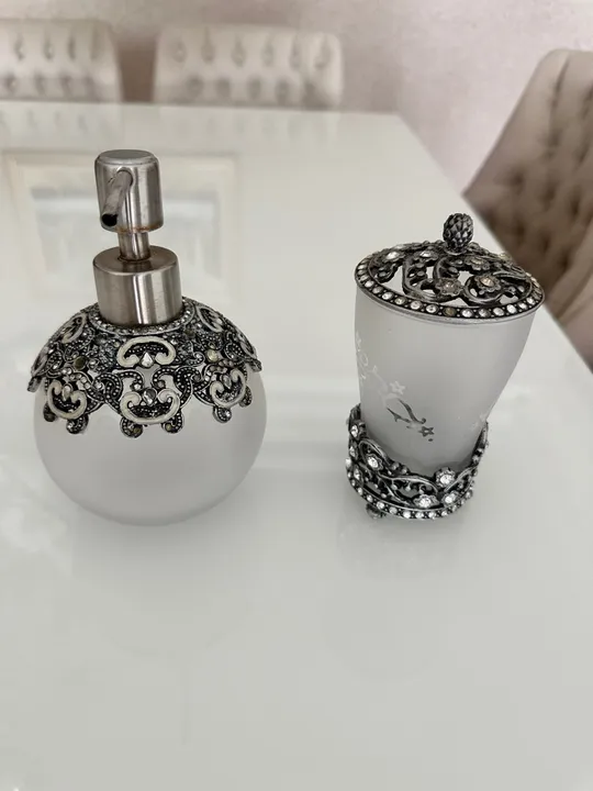 Kit de Saboneteira e Porta Algodão/Cotonete Decorativo