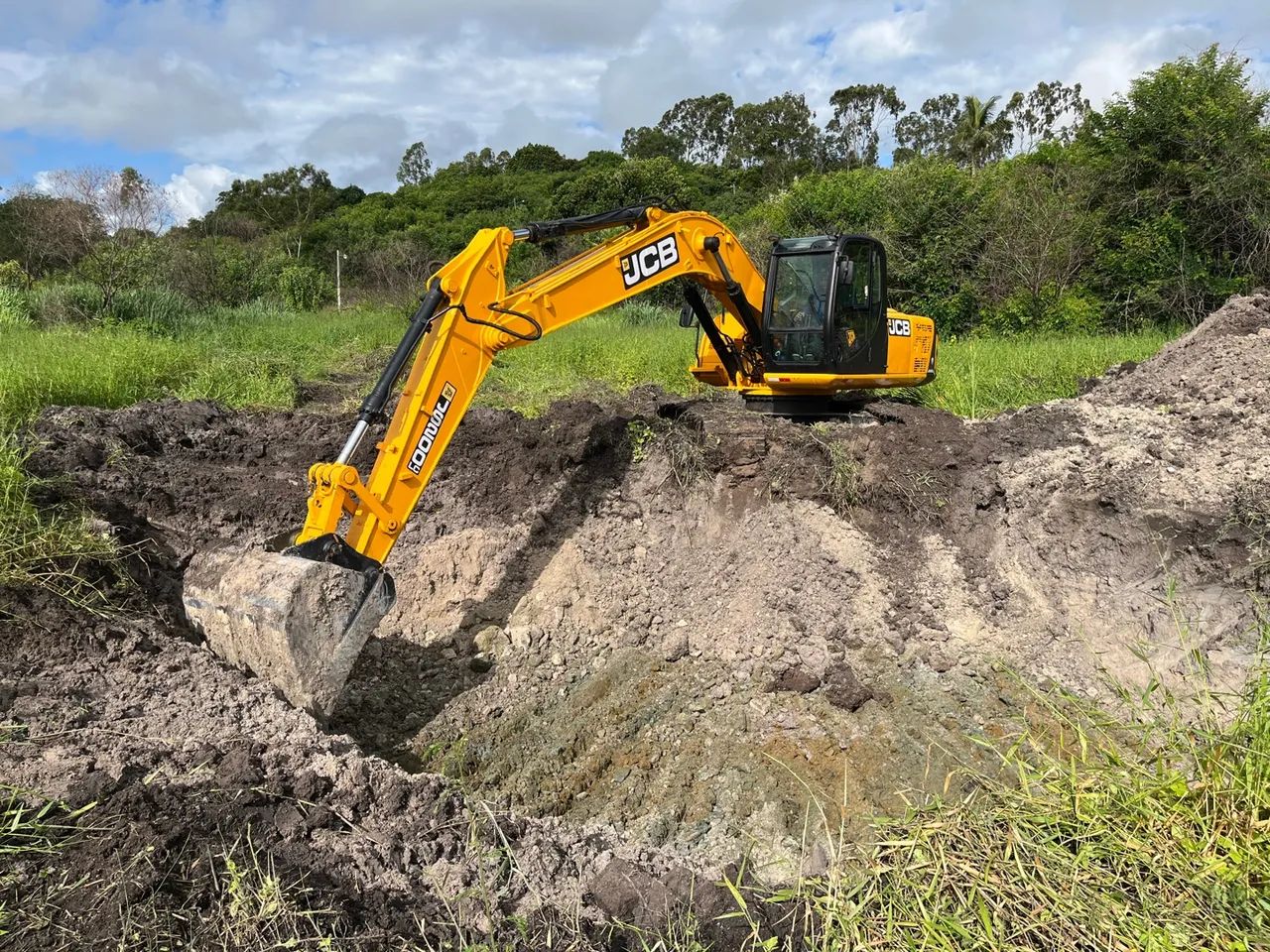 Alugo Escavadeira Hidráulica 