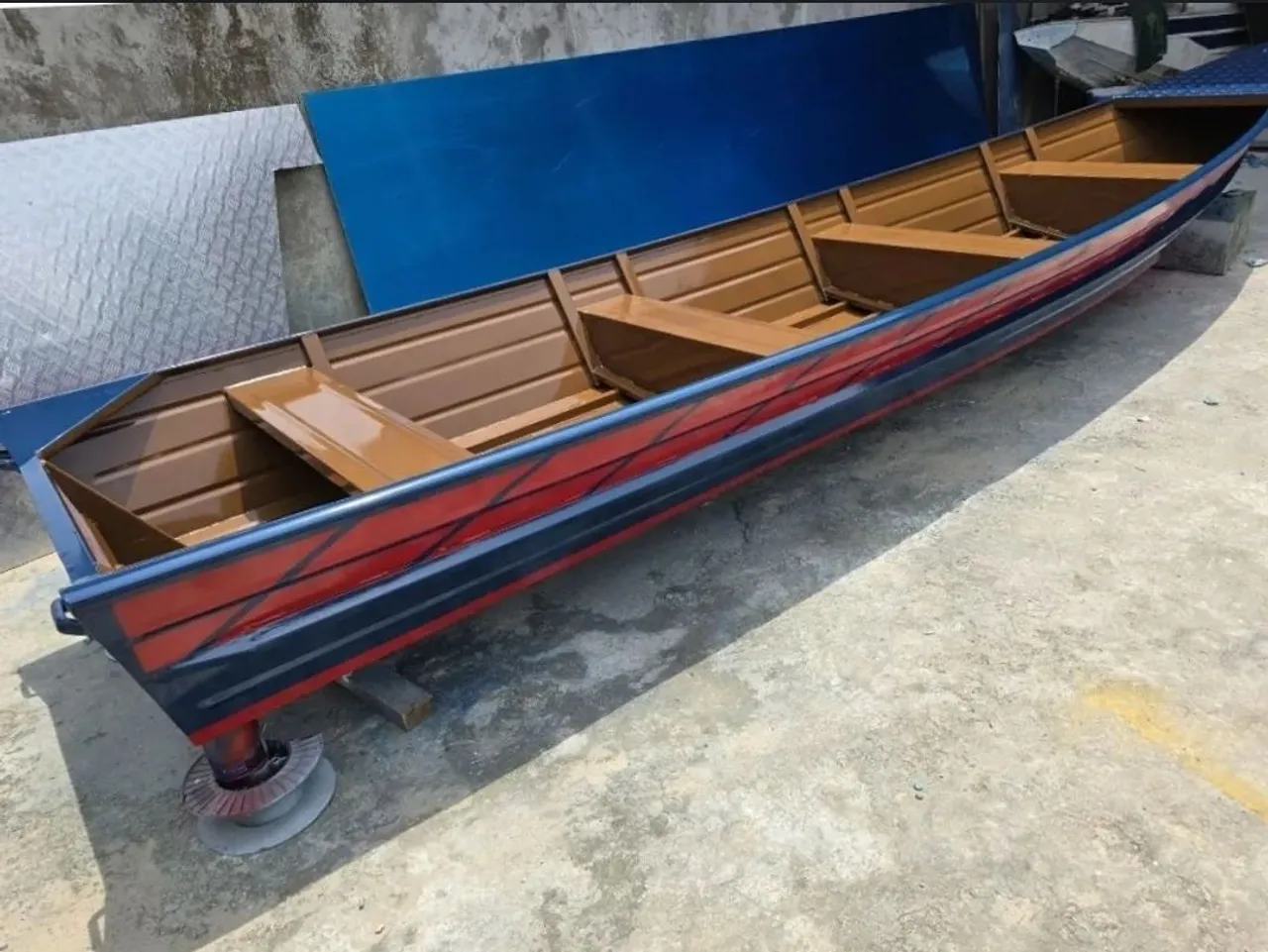 canoa medindo 6 metros com borda alta voadeira, bote, barco, lancha.