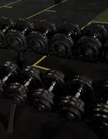 Kit Dumbbell injetado Premium pegada em aço cromado, recartilhada 12Kg a 30Kg
