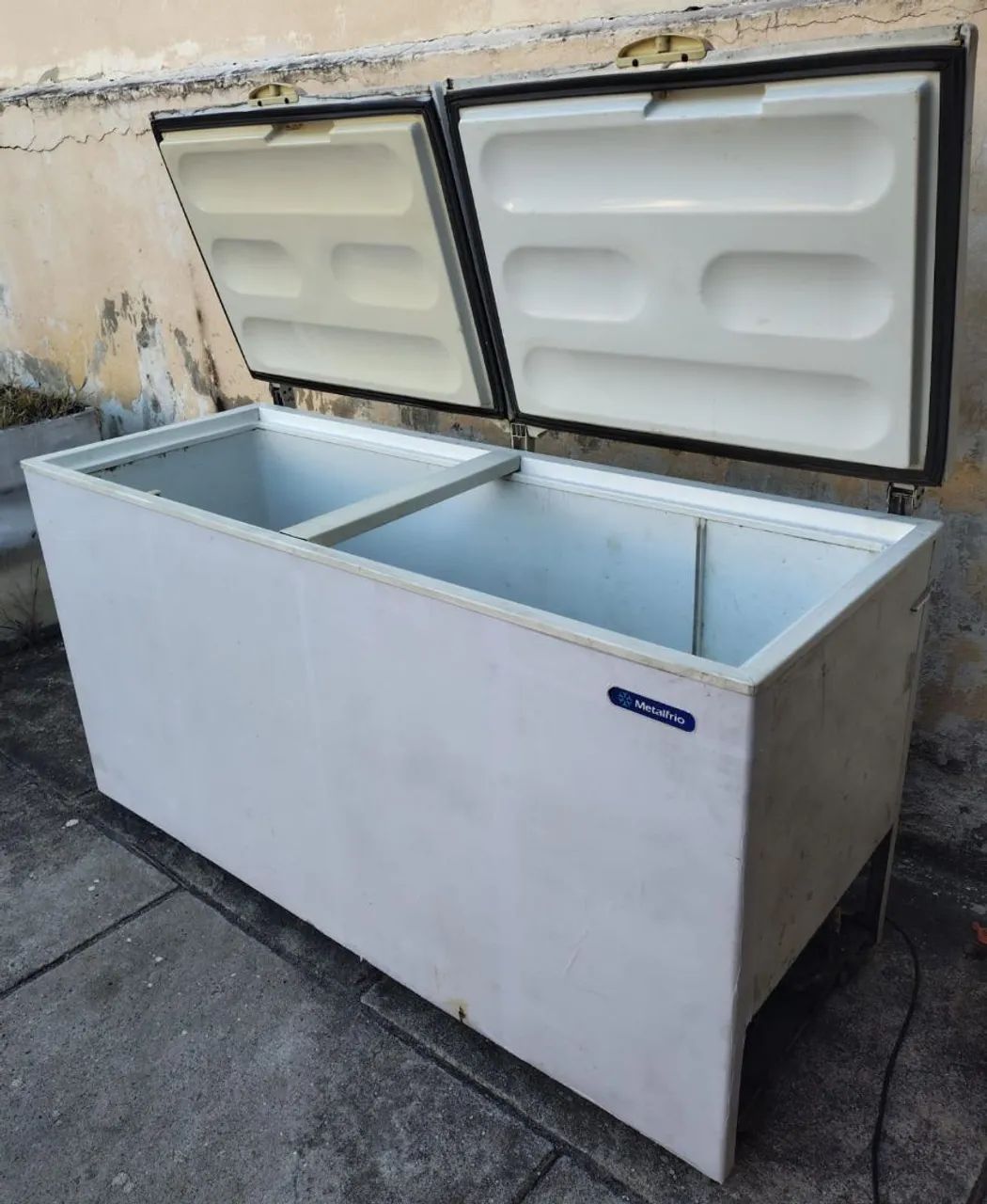 Freezer horizontal metalfrio 550 litros funcionando perfeitamente 