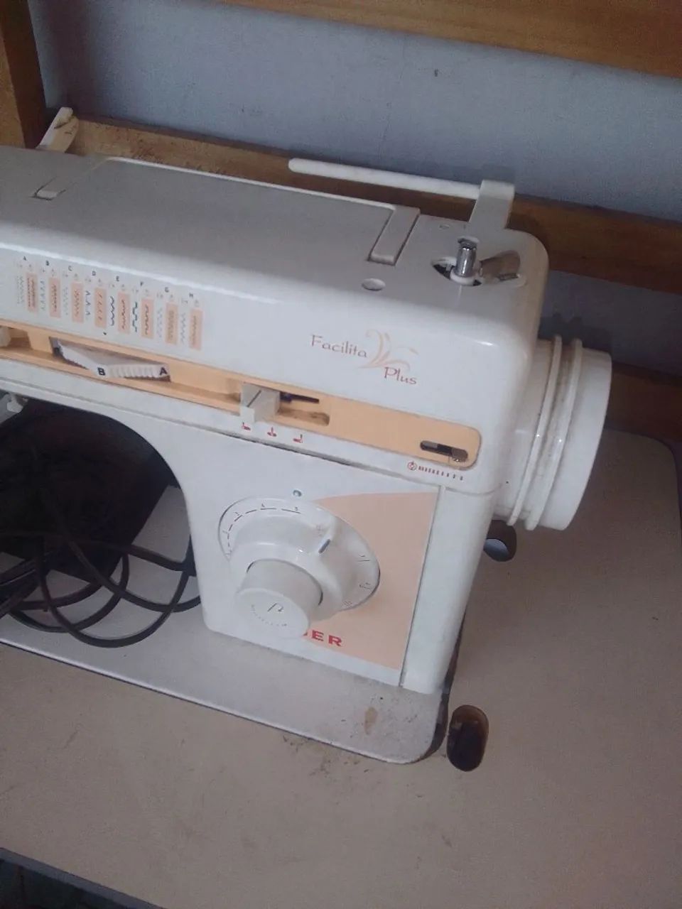 Máquina de costura Singer  - Foto 3