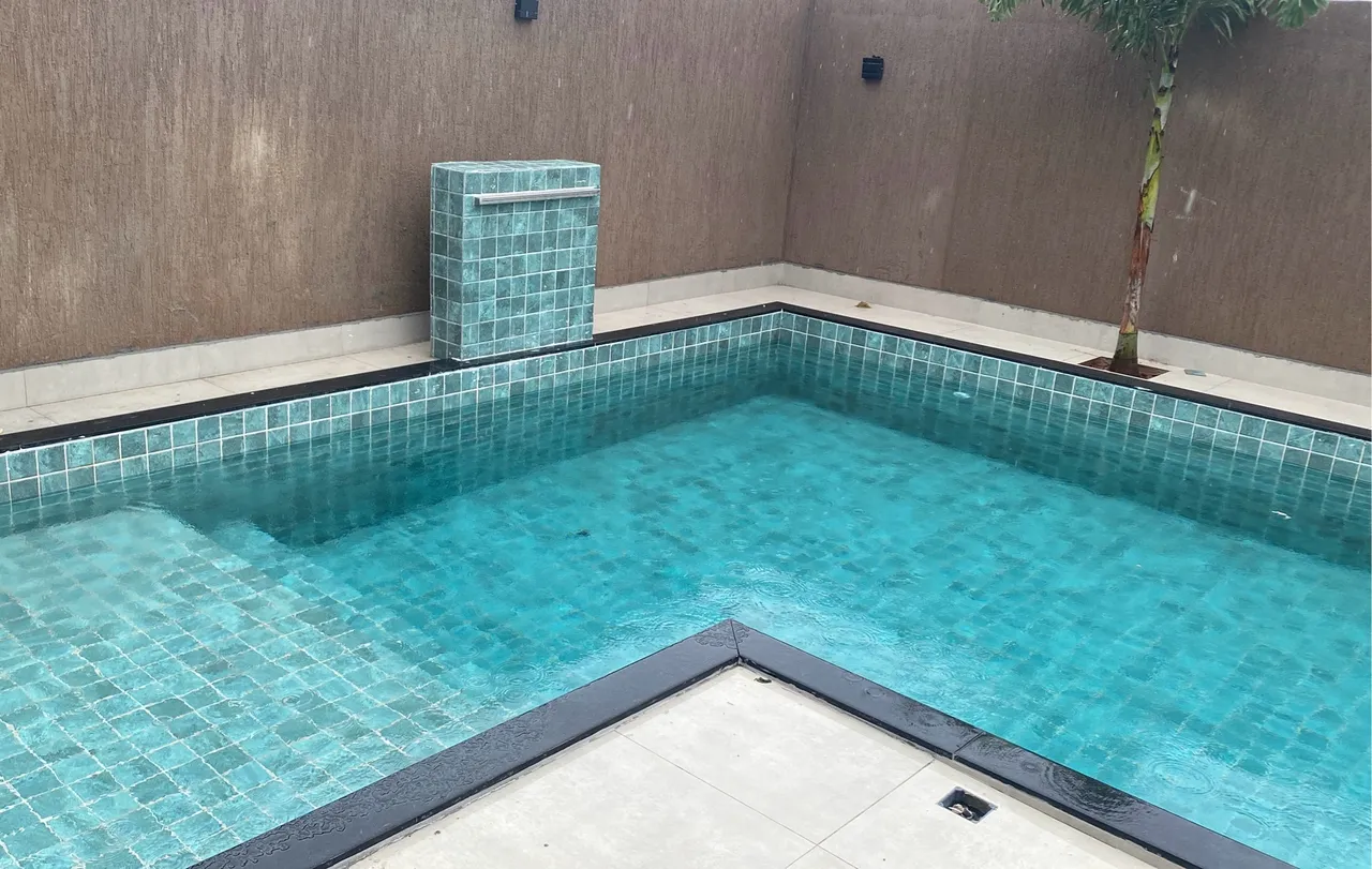 Piscina de luxo para sua área externa