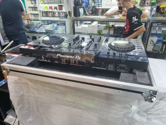 COMBO  Controladora Pioneer DJ XDJ-RX3 + Case KGB Canto de Aço