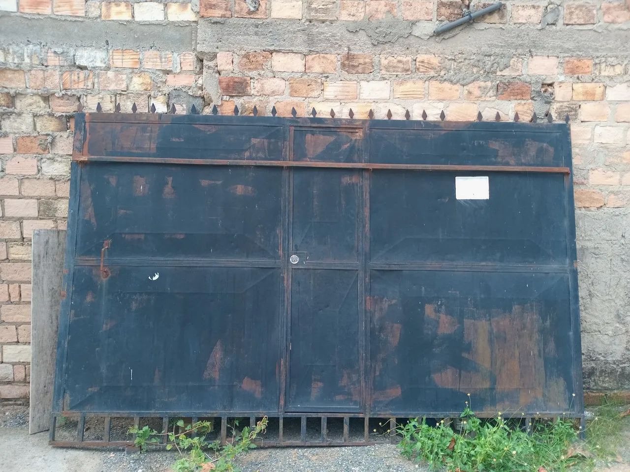 Gate
