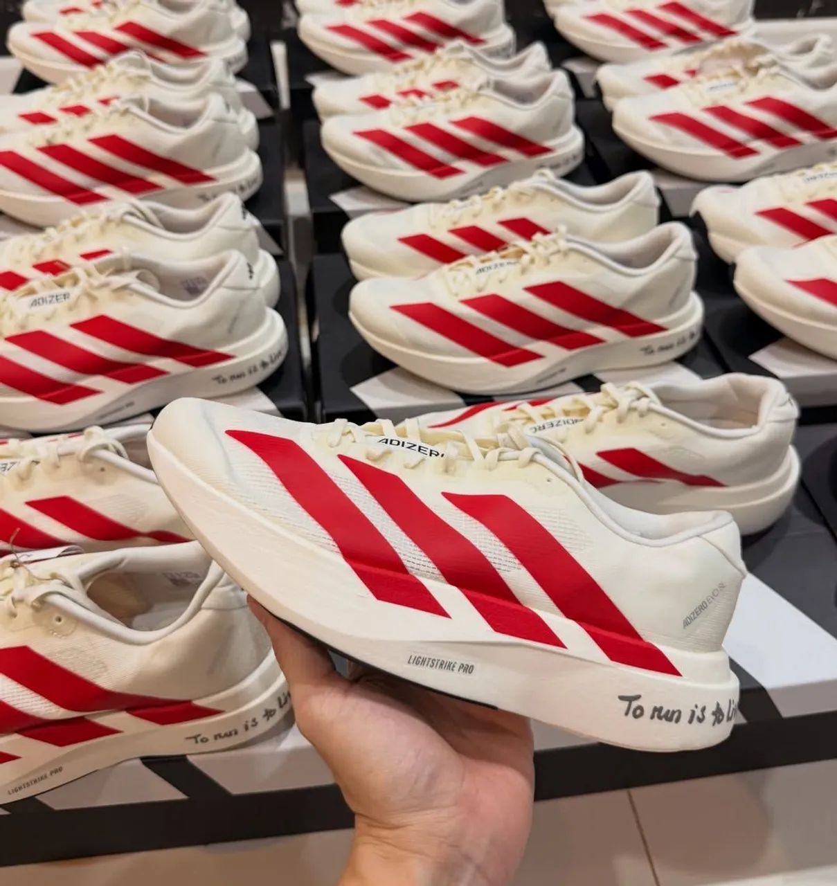 TÊNIS ADIZERO EVO SL 39,40, 41 - Calçados Esportivos - Centro, São