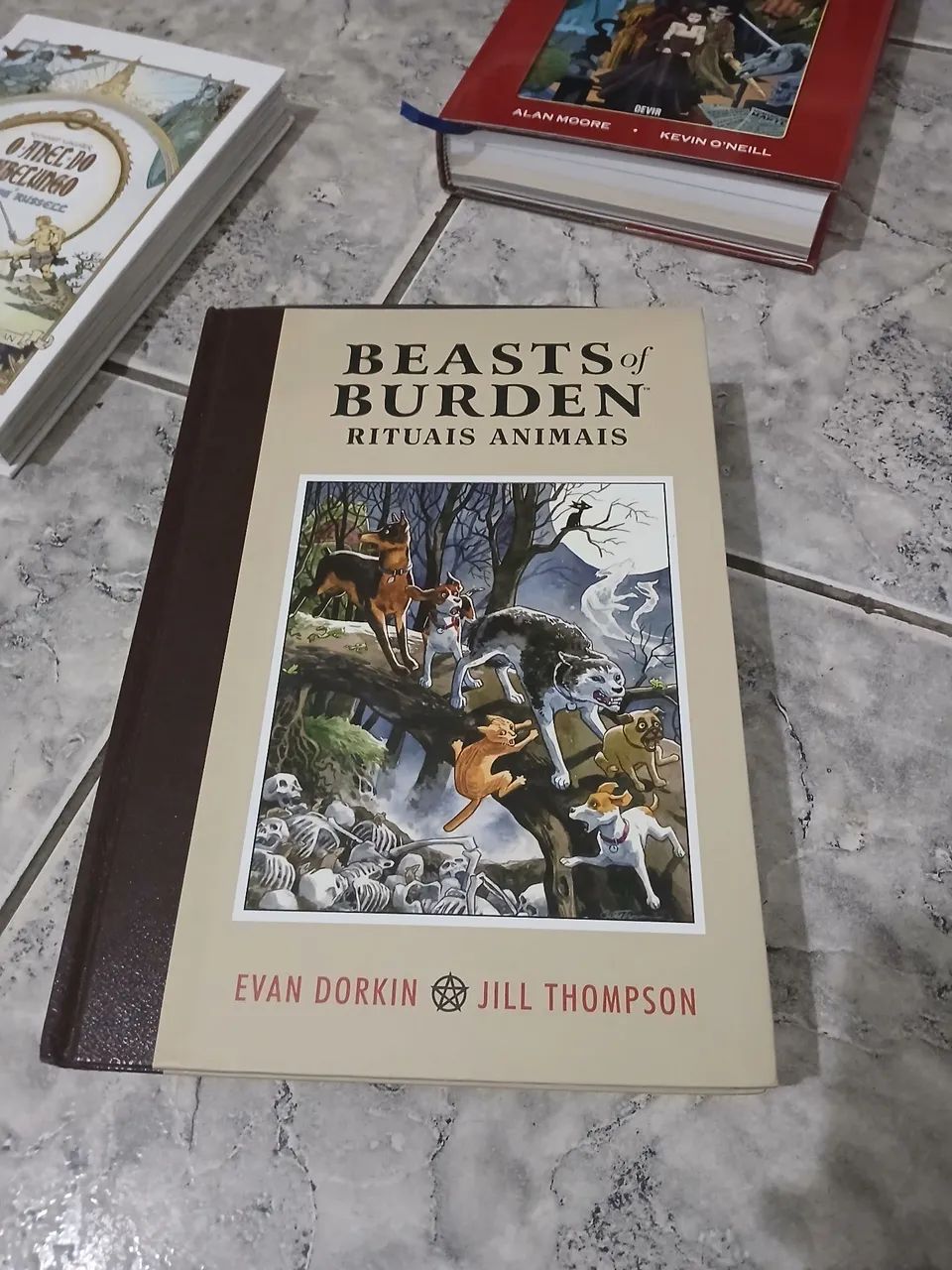 Hq Beasts Of Burden - Vol 1 