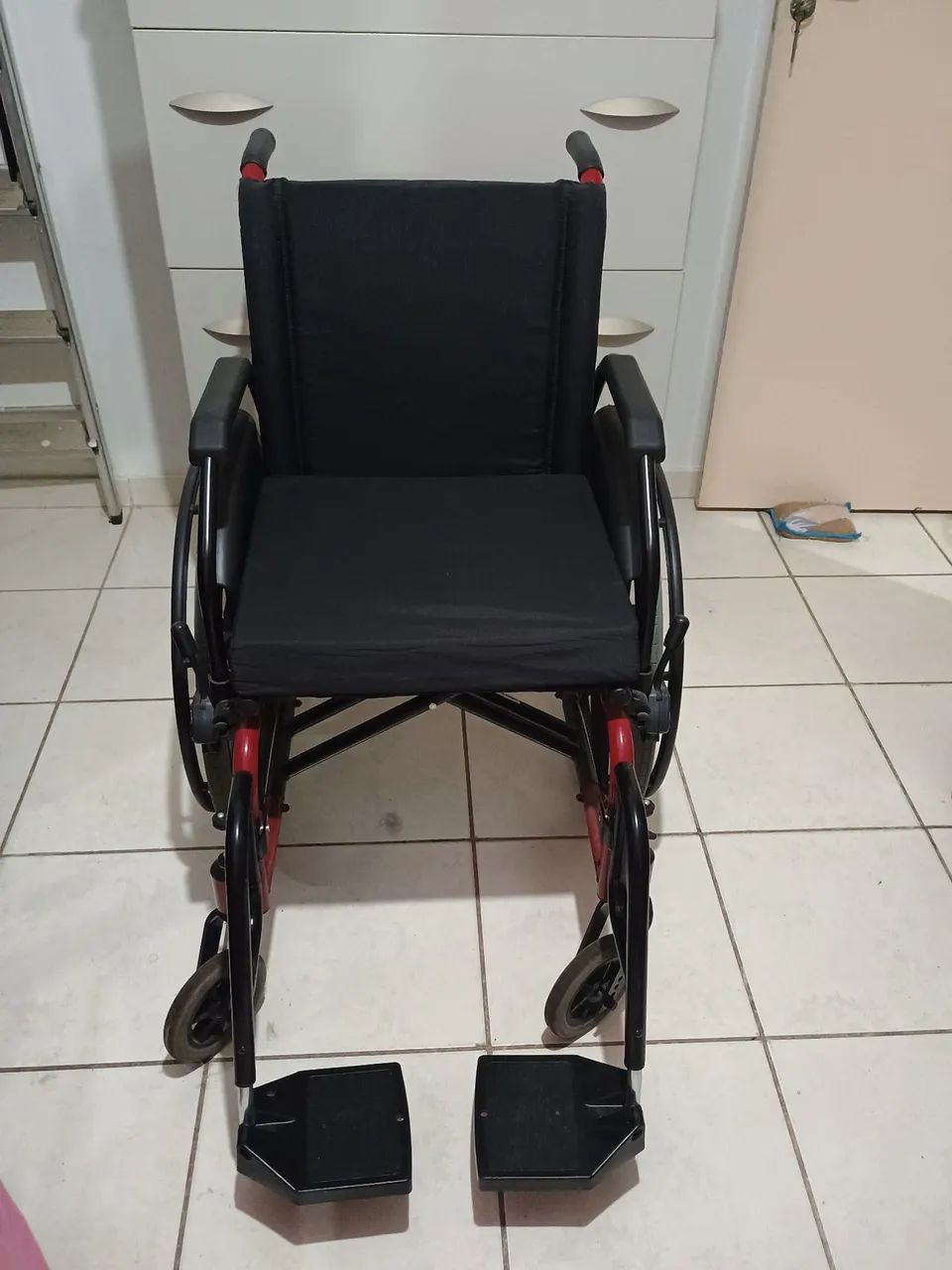 Cadeira de Rodas Alumínio Ortobras AVD - Foto 2