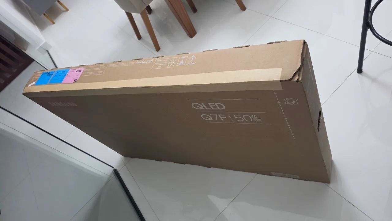VENDO TV QLED 50 POL SMART 4K NOVA NA CAIXA, LACRADA COM NOTA FISCAL E 1 ANO DE GARA - Foto 3