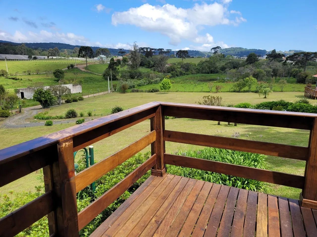 Chácara com Casa e Chalé à Venda em Campo Alegre