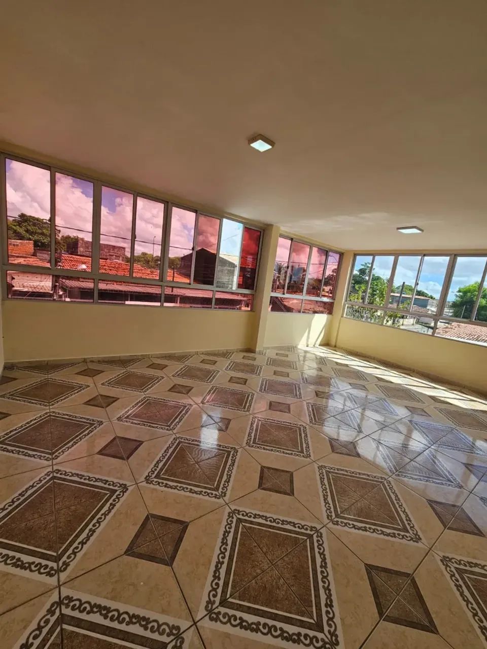Casa espaçosa com 3 quartos, sendo 1 suíte em Cruz das Armas! - Foto 2