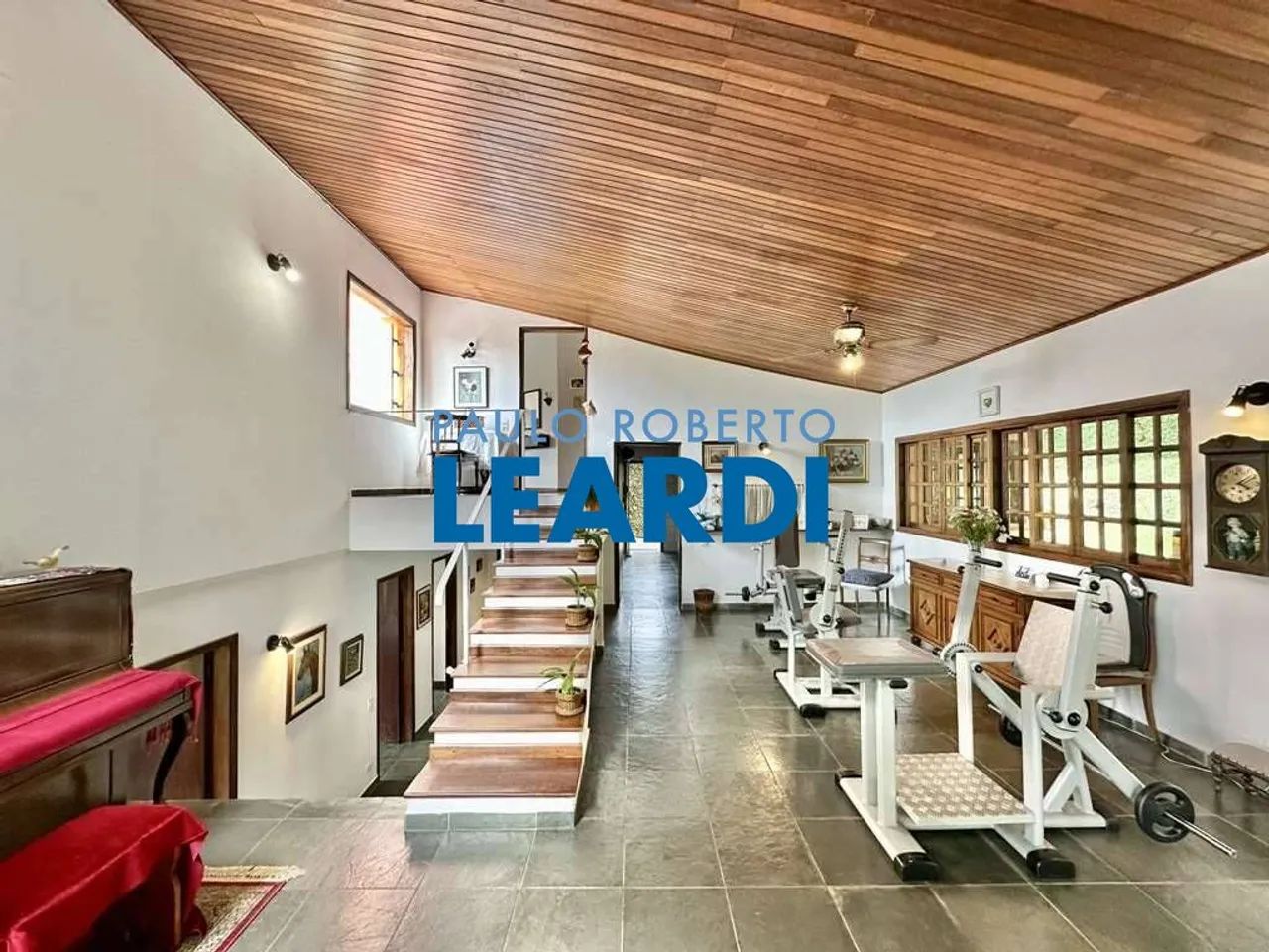 CASA ASSOBRADADA - VILA SANTO ANTÔNIO - SP