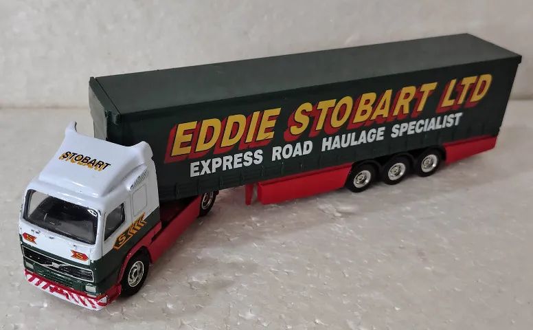 Corgi - Volvo FH + Trailer