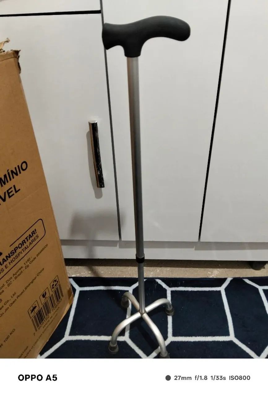 Kit com cadeira de banho andador e bengala  - Foto 4