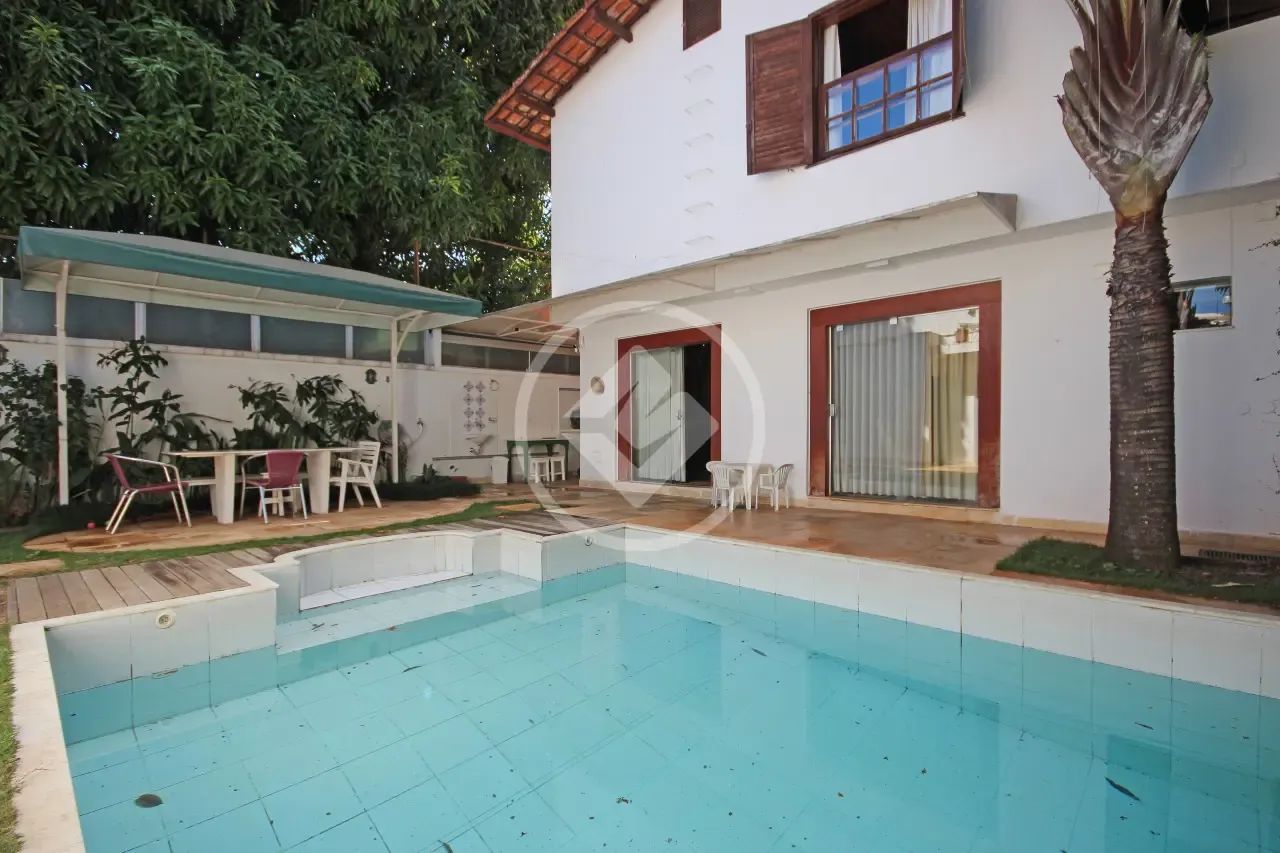 CASA 4 QUARTOS À VENDA NO BAIRRO SERRA codigo: 343283