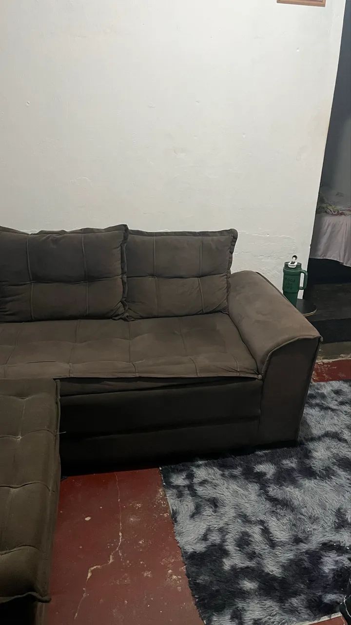 Sofá 3 lugares com pufe - Foto 3
