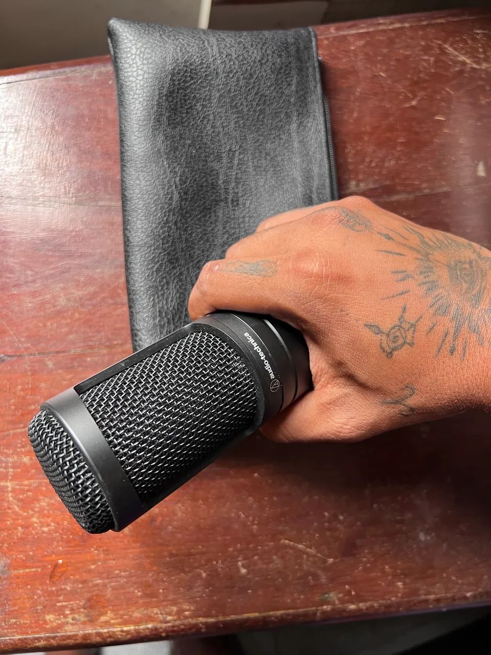 Microfone condensador AT2020 audio-technica - novo - Foto 3
