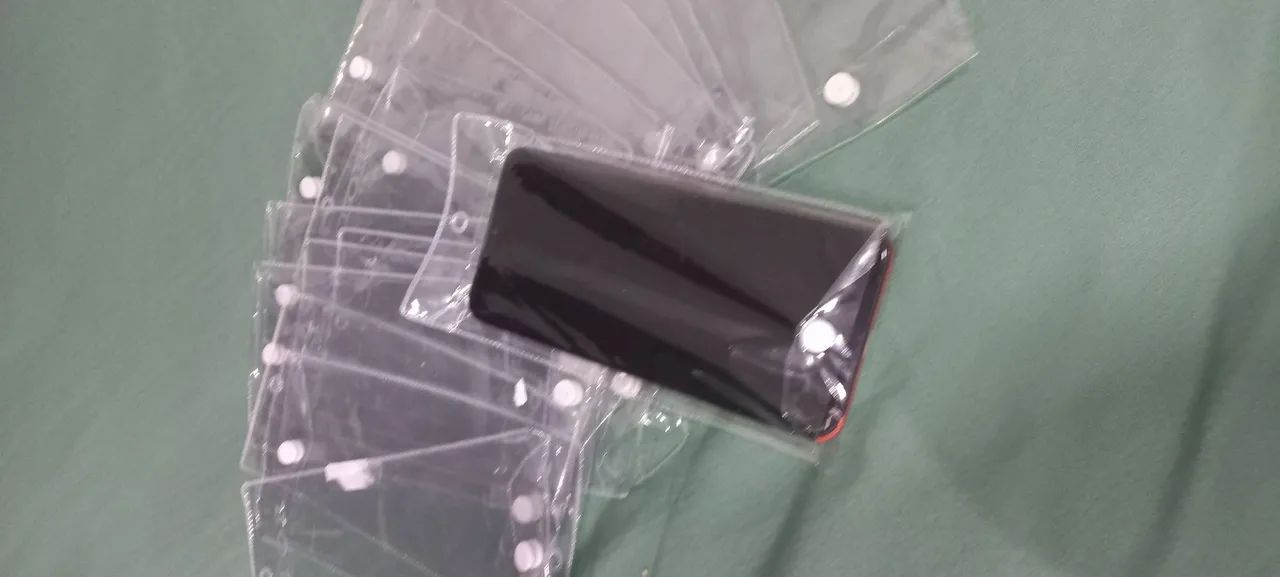 Capa protetora de celular contra chuva para revenda - Foto 2