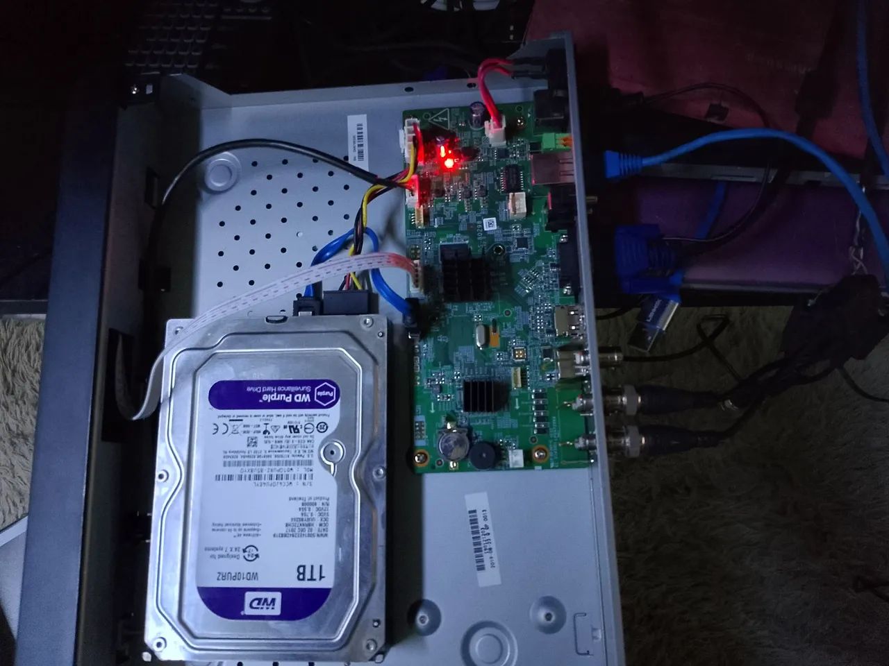 DVR hikvision com HD de 1 terá  - Foto 2