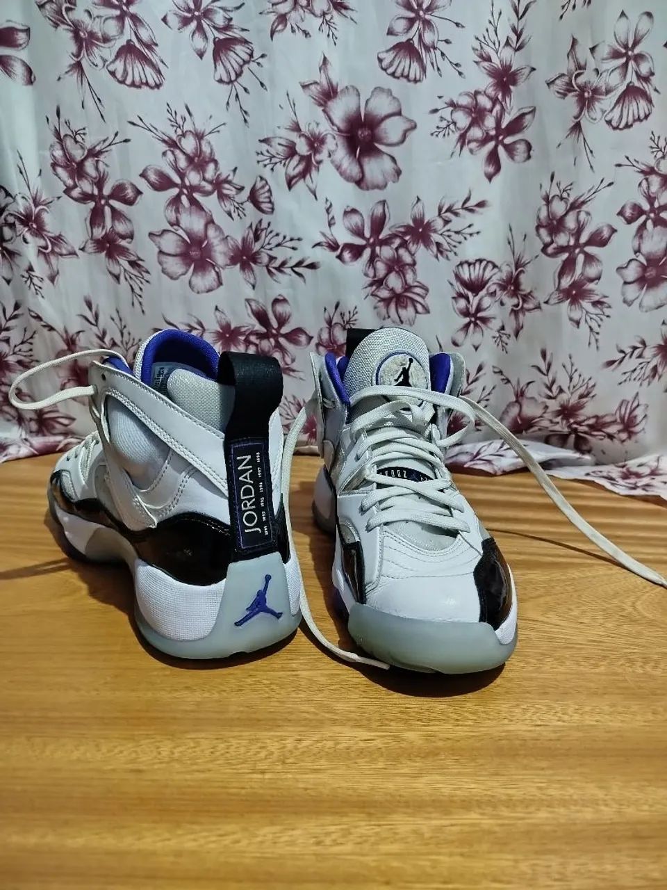 JORDAN JUMPMAN TWO TREY