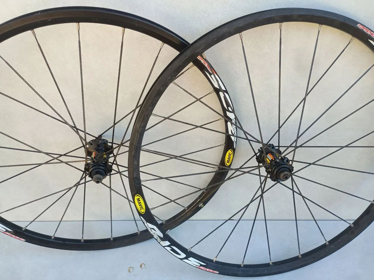 Roda Mavic Cross Ride aro 26 freio a disco  - Foto 4