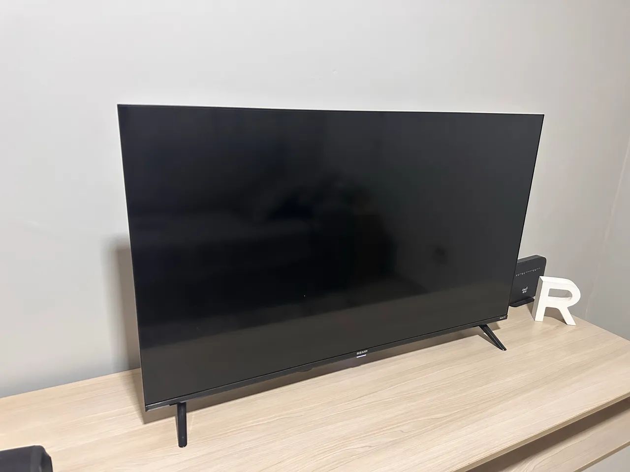 Televisão 43 polegadas semp roku - Foto 3