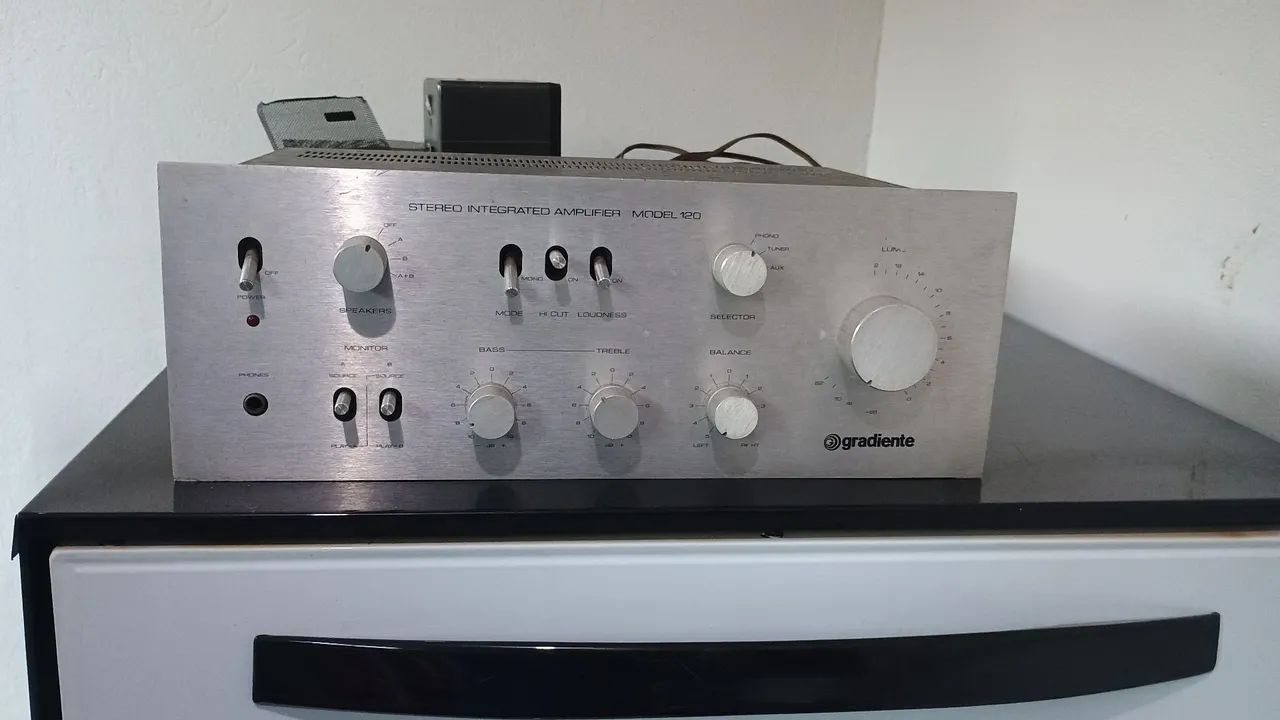 Amplificador Gradiente model 120 leia a descrição 