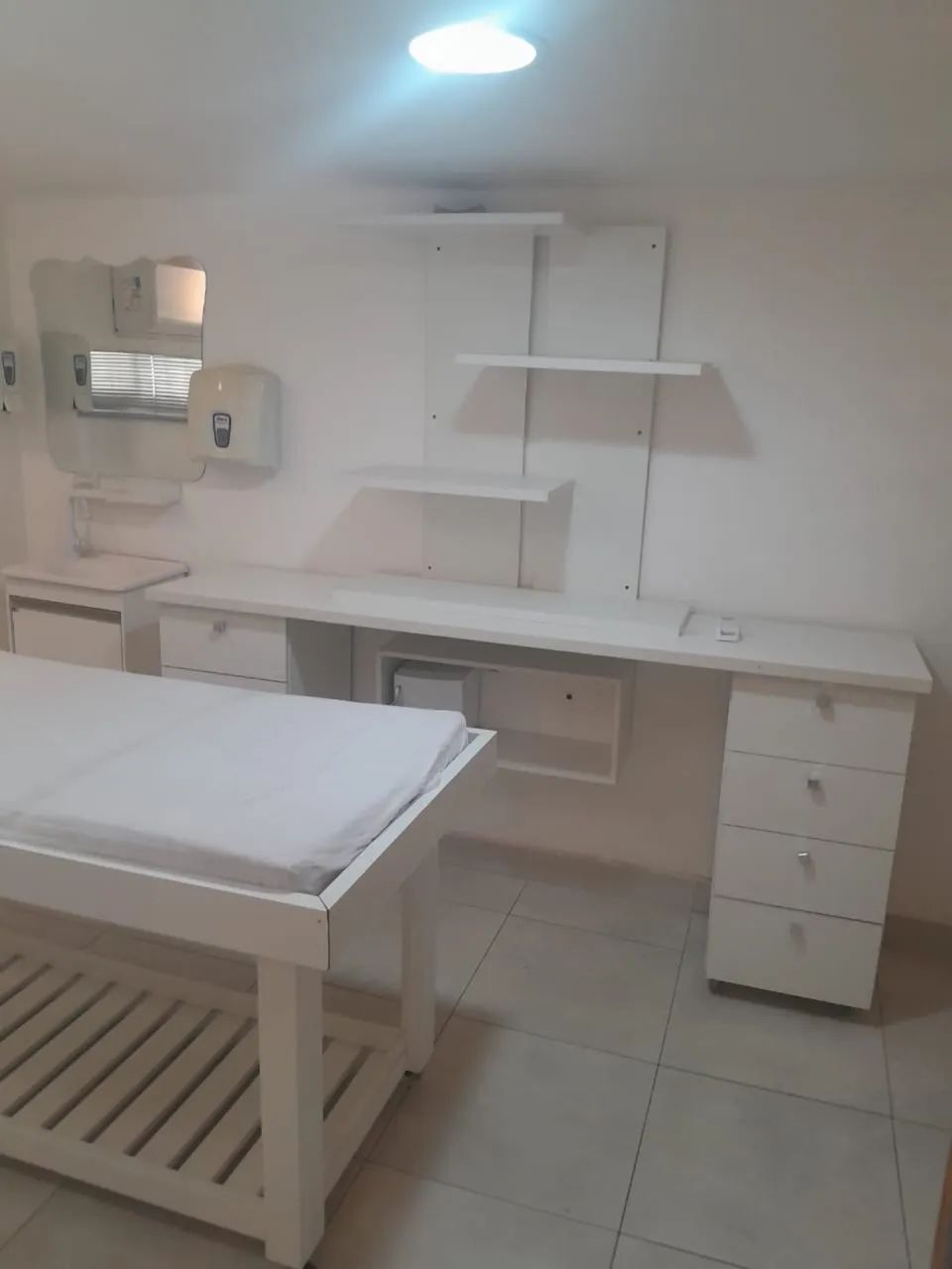 Alugo sala para estética com alguns móveis  - Foto 3