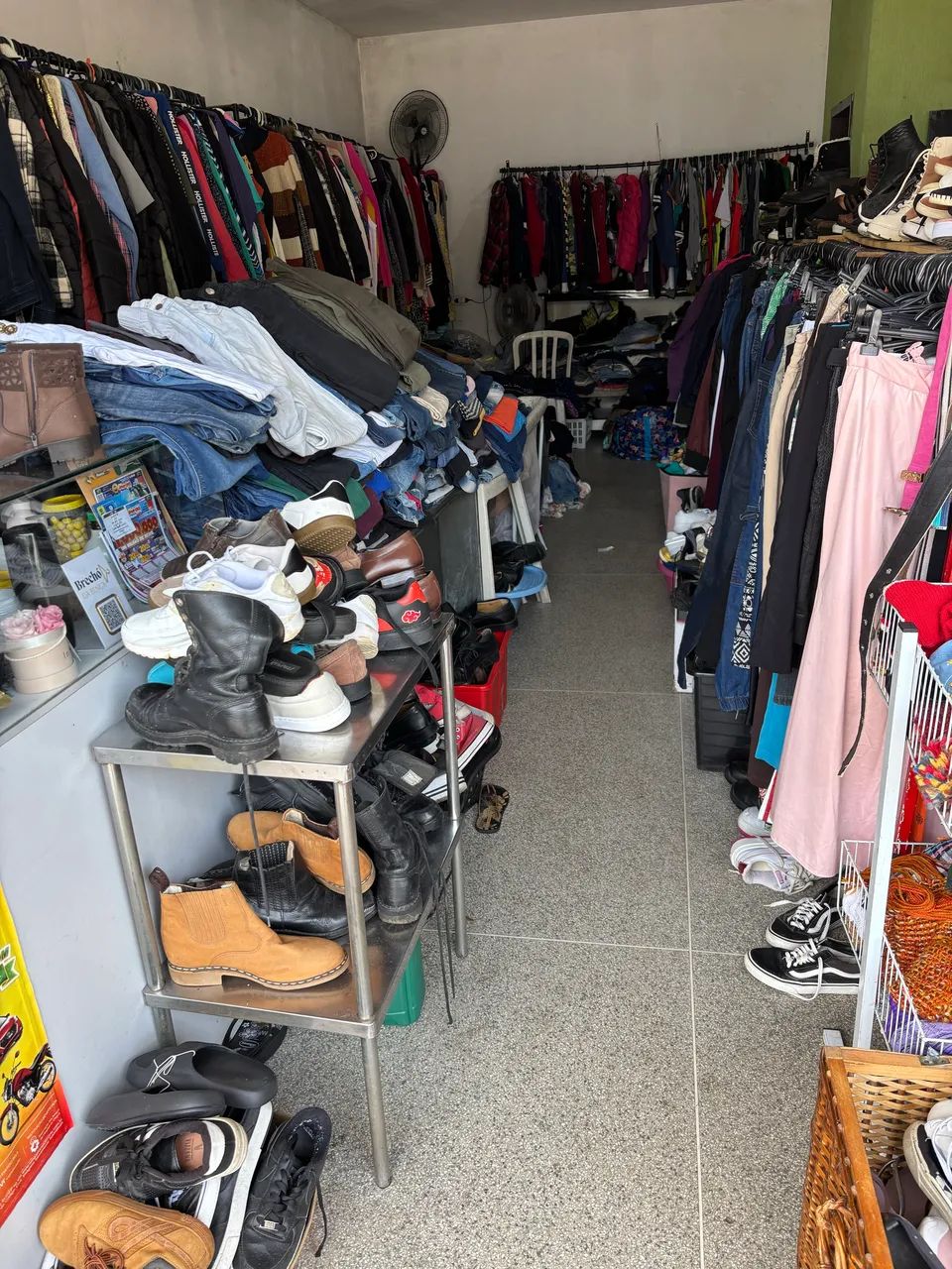 Vendo brechó completo com ponto comercial  - Foto 5