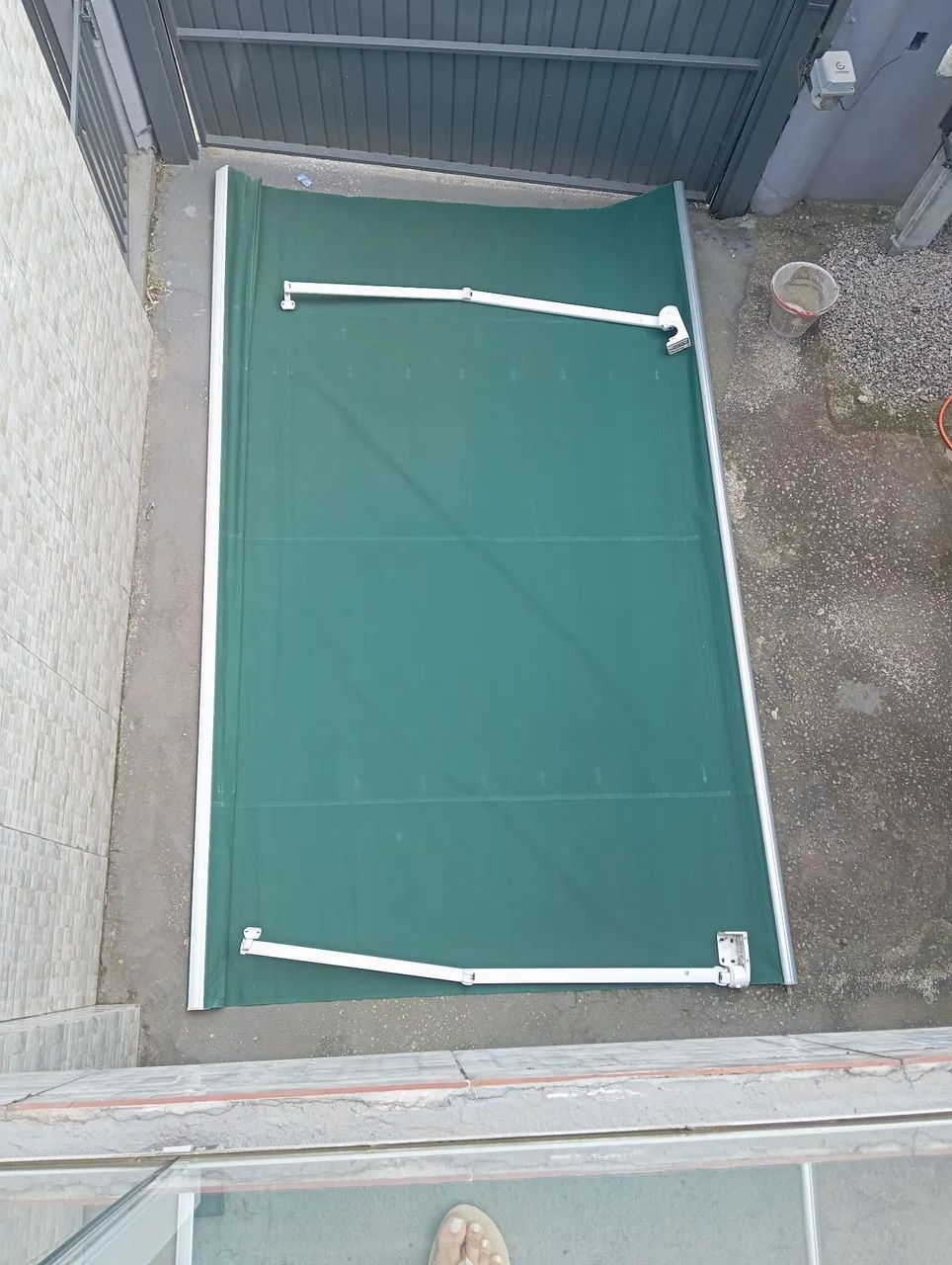 Toldo retrátil articulado verde  - Foto 6