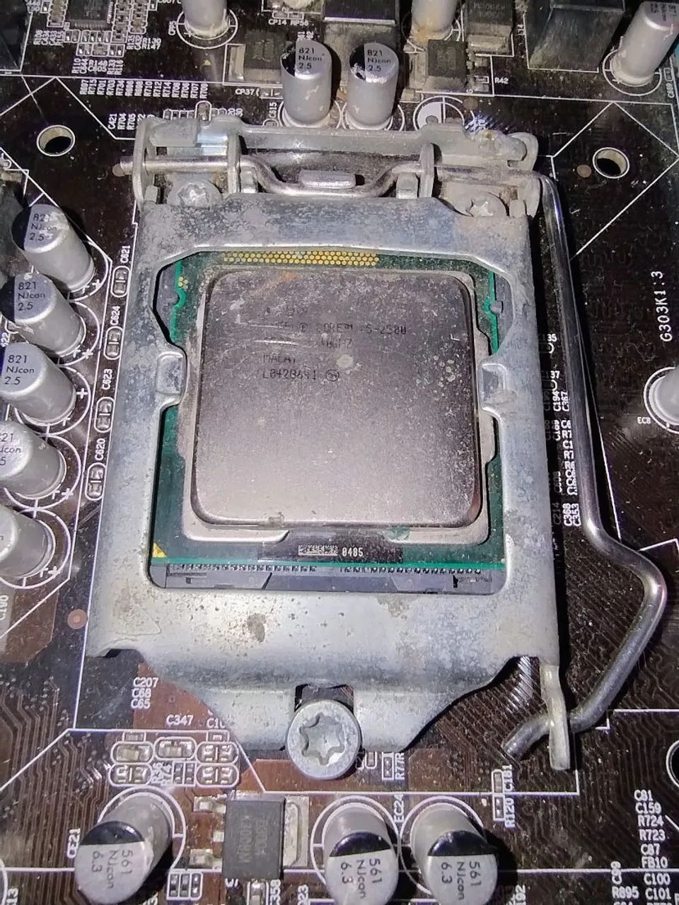 Dois processadores Intel i5 2500 LGA 1155 e Intel i3 7100 LGA 1151 - Foto 2