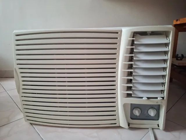 Ar Condicionado Springer 12.000 BTUs